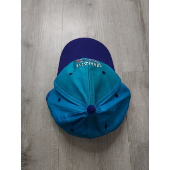 Vintage Charlotte Hornets Snapback Hat 90s - Picture 8 of 12